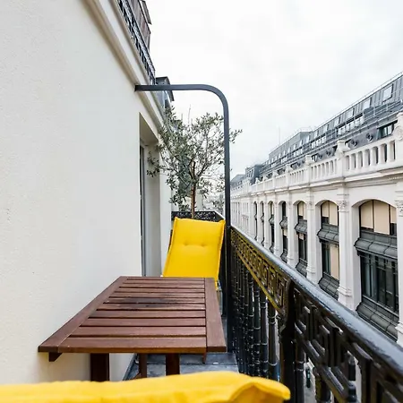 Veeve - Modish Style By The Palais Royal Parigi